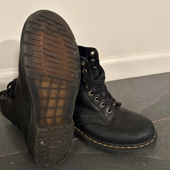 Dr Marten boots size 37 - Picture 3 of 5